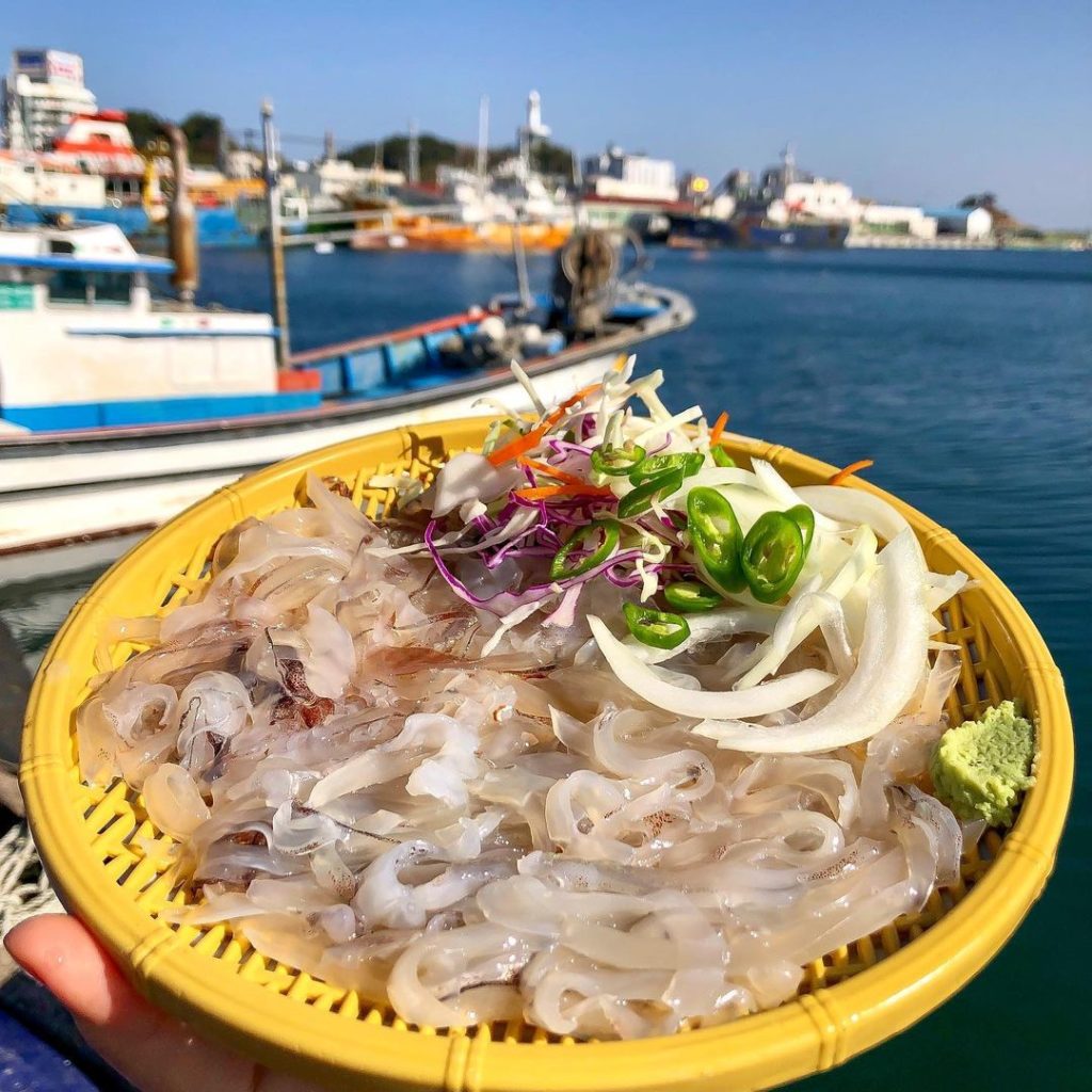 korea street food ojingeo hui squid