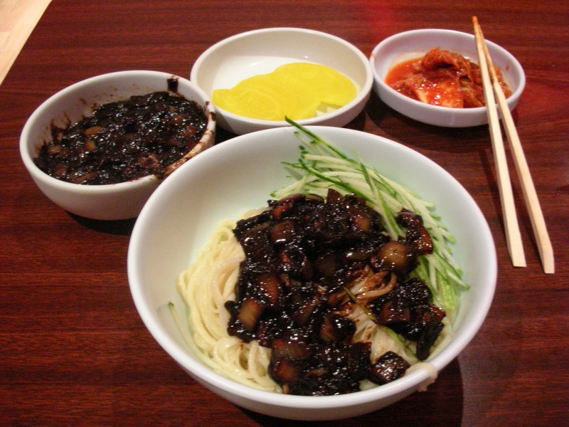 Korean.cuisine-Jajangmyeon-01