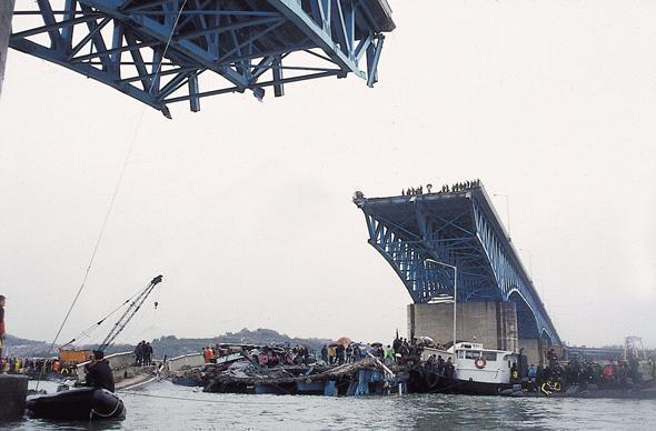 seongsu bridge collapse